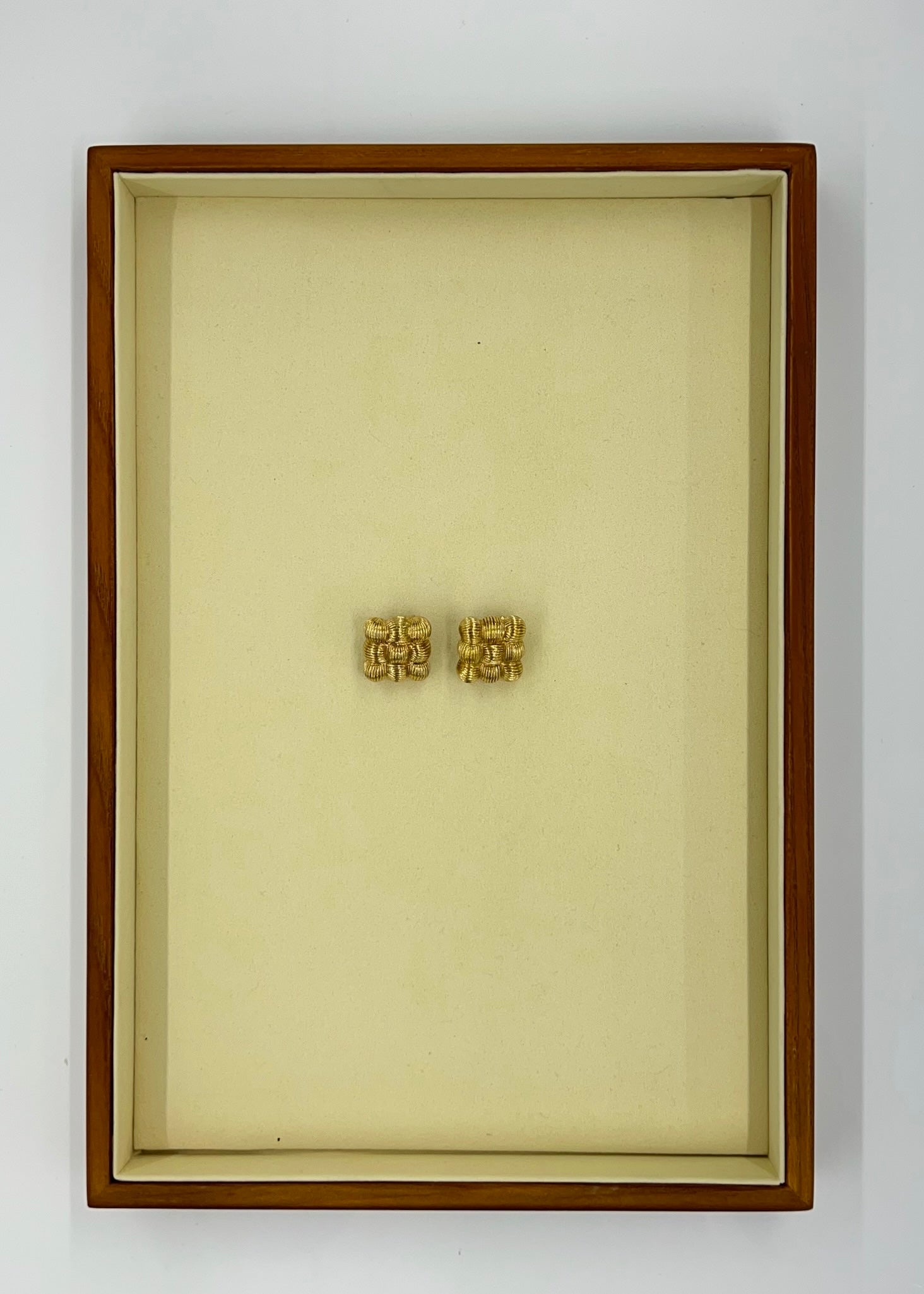 SQUARE WOVEN GOLD | EARRINGS