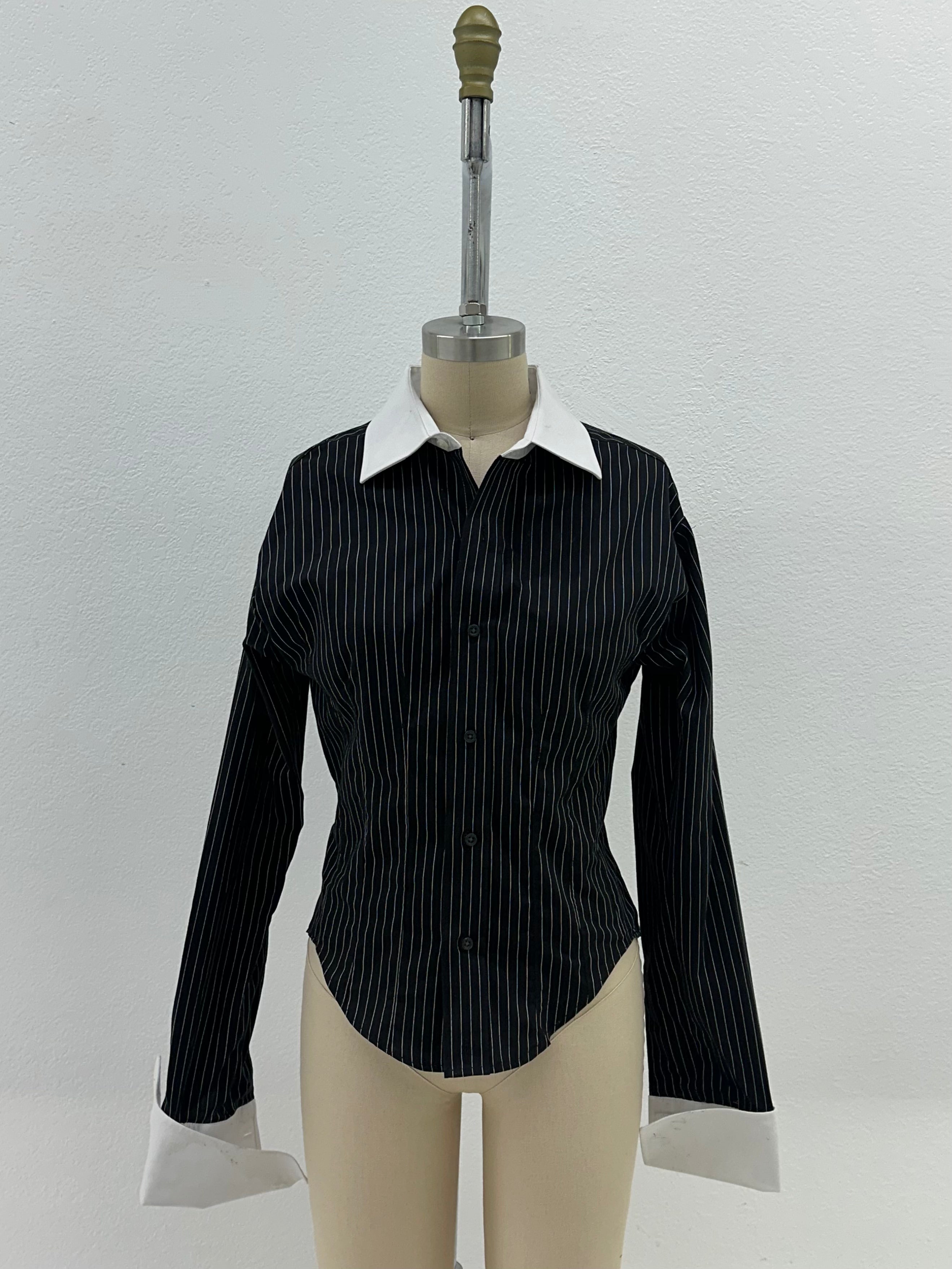 FITTED BUTTON DOWN | BLACK PINESTRIPE
