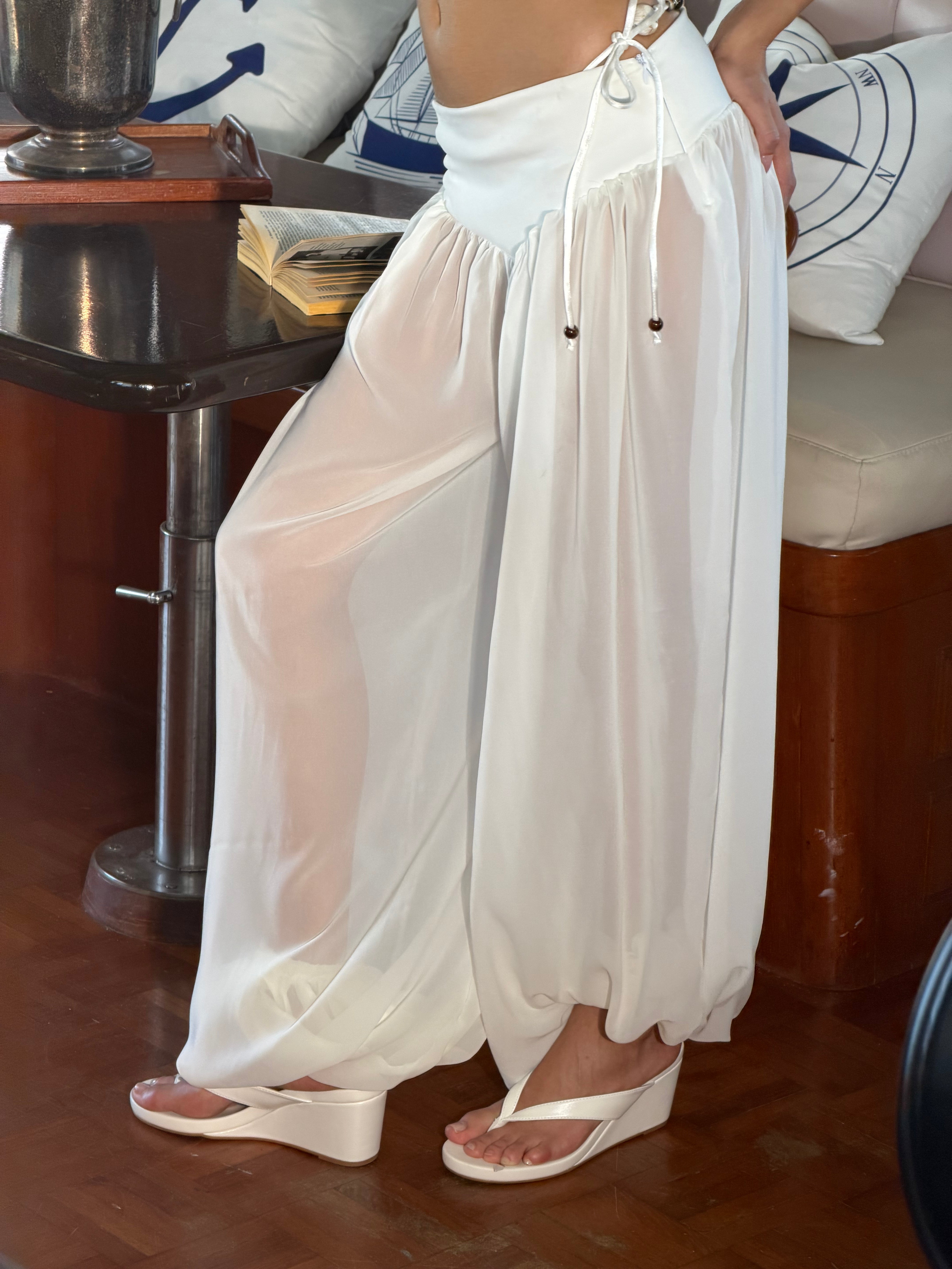 Isle Ballon Pants | White